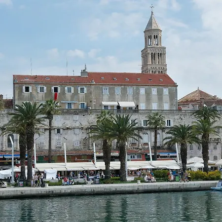 Xxl Διαμέρισμα *